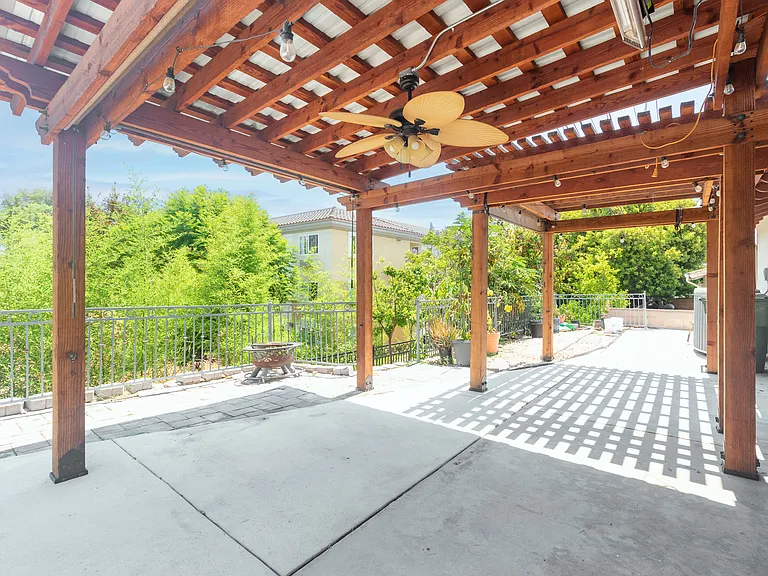1315 Arroyo Dr — Photo 30