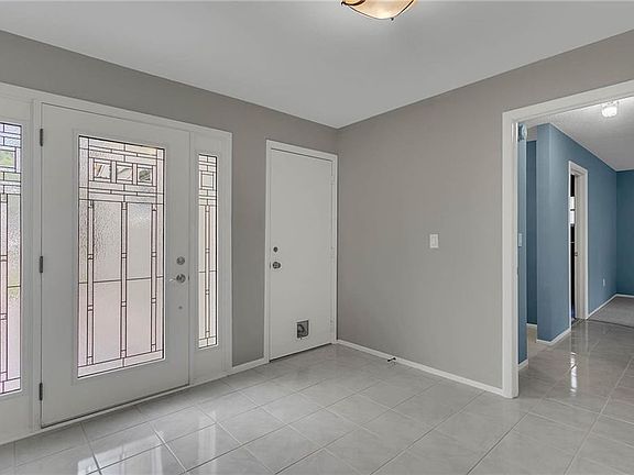 4th image of 10443 Kingbrook Ln