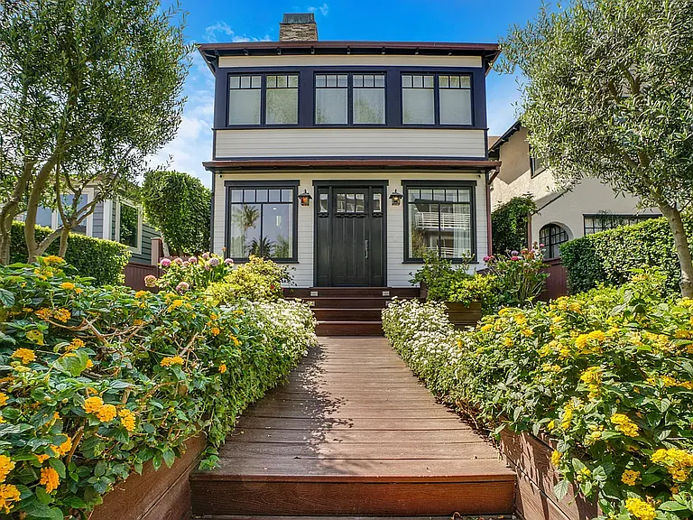 44 Sunset Ave — Photo 5