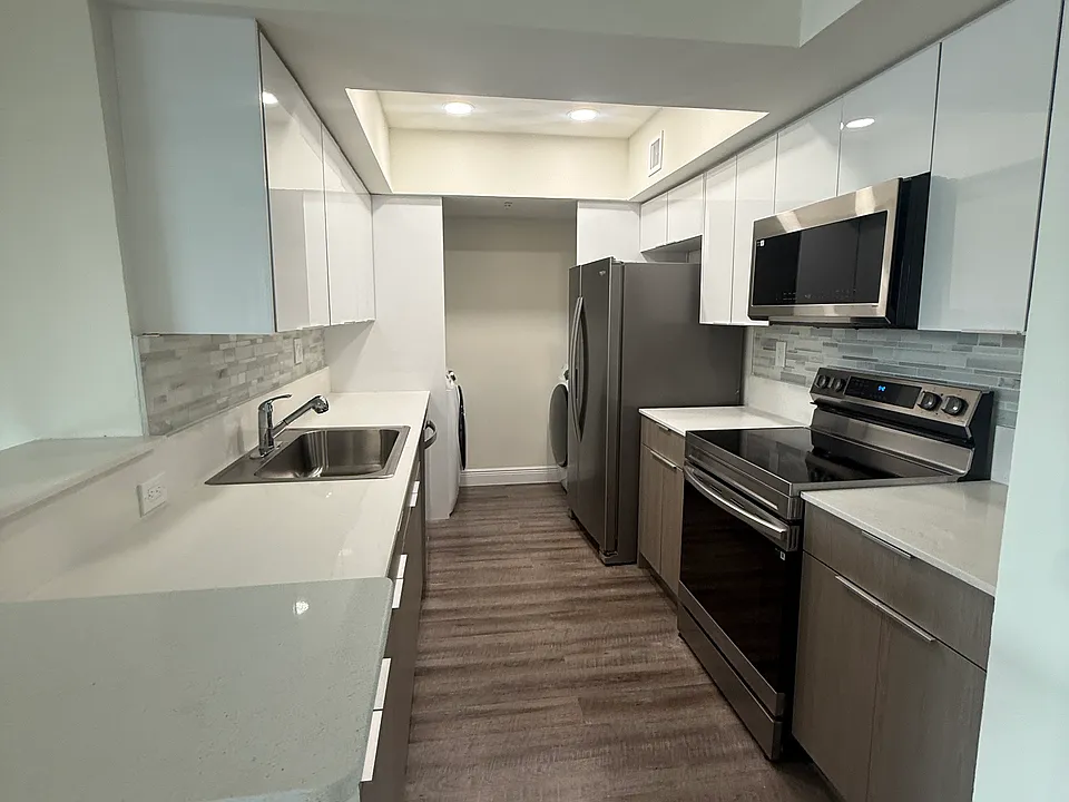 508 Sunny Isles Blvd