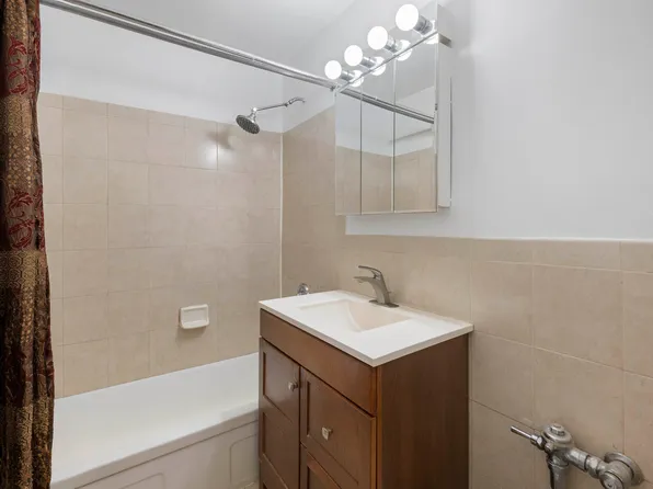 2750 Johnson Avenue image 7 of 11