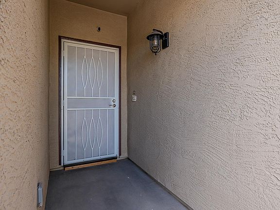 2nd image of 3217 N Pleasant View Ln