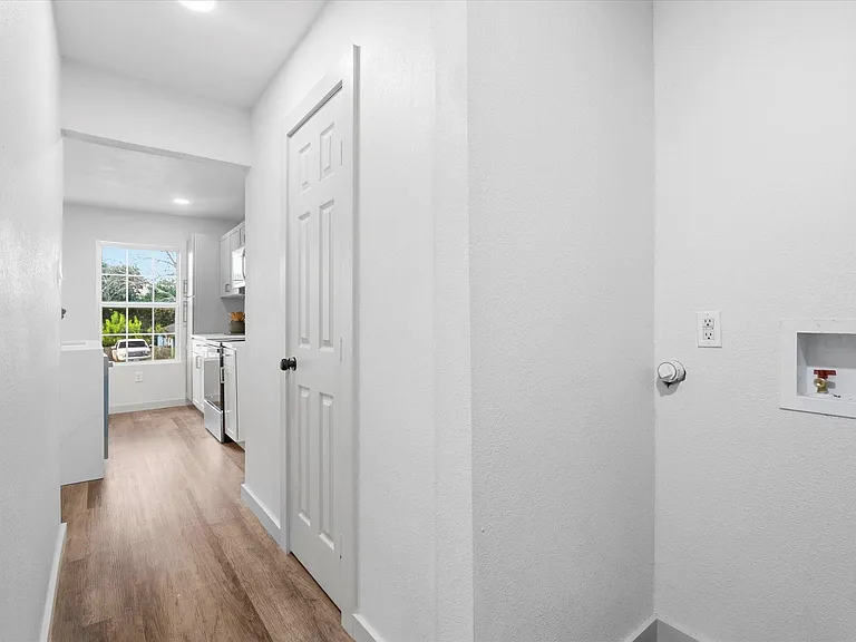 5718 Landino St — Photo 14