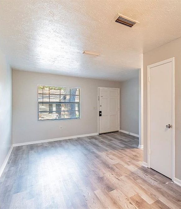 1st image of 10020 N 15th St APT A