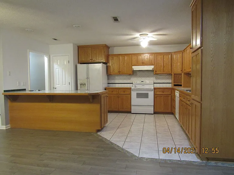 404 Springdale Dr #1 — Photo 6