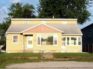 308 3rd St W, Milan, IL 61264