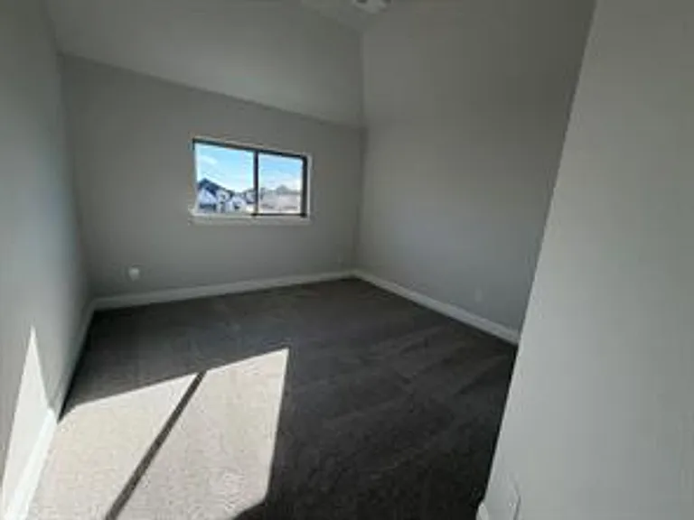 509 Wexford Dr — Photo 8