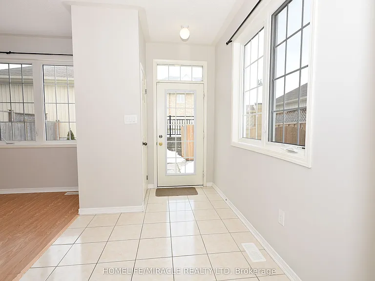 112 McBride Ave — Photo 2