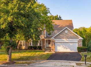 970 Ponderosa Ln, Hoffman Estates, IL 60010