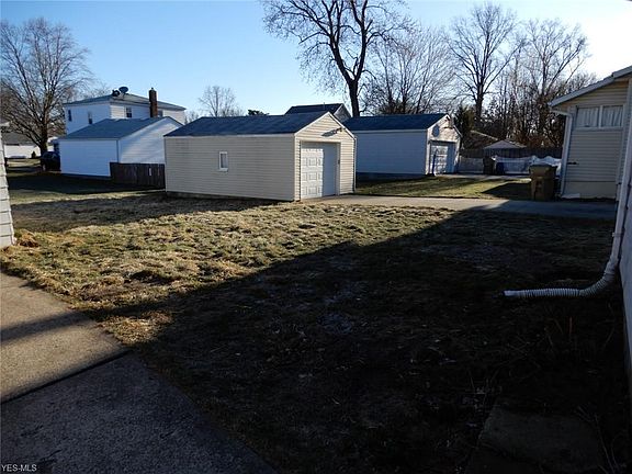 4th image of 239 Kathron Ave