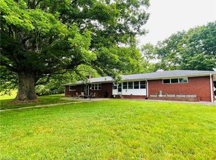 141 Hastings Ln, Pilot Mtn, NC 27041