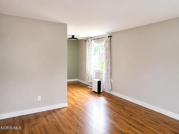 3rd image of 1913 Burch Ave