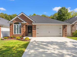 3105 Many Oaks Park, Lexington, KY 40509