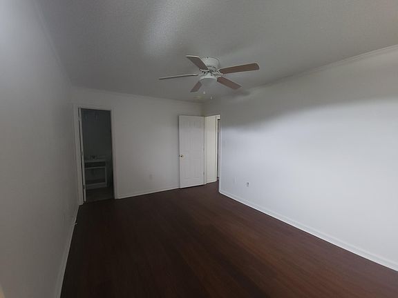 3rd image of 310 Emily Ln