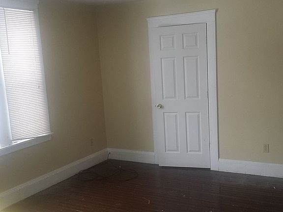 5th image of 11305 Cotes Ave