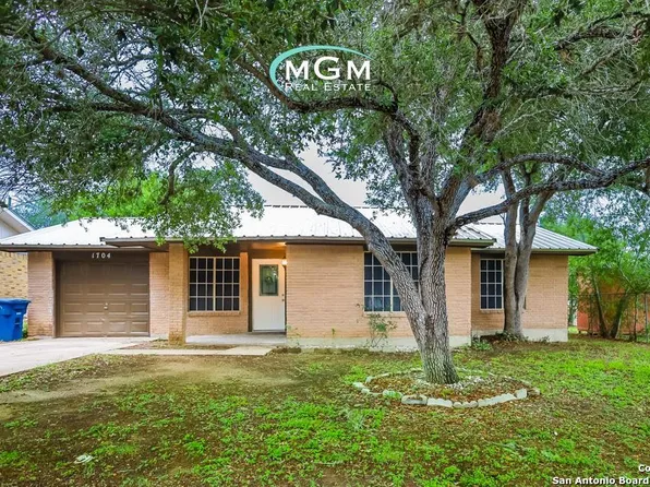 1704 W Crockett, Beeville 78102