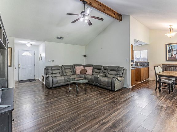 4th image of 2402 Susan Ln
