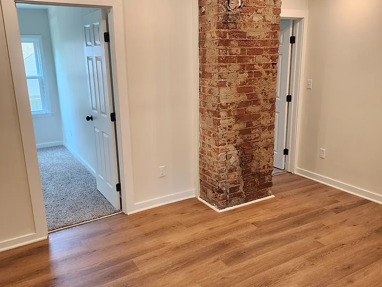 609 Main St #2 — Photo 9