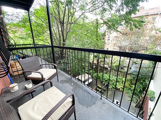 Rented by Compass | media 9