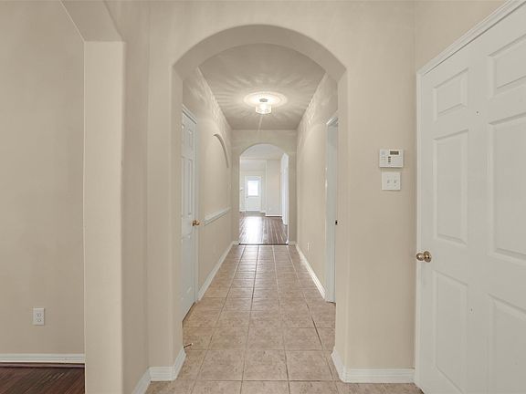 3rd image of 9211 Taftsberry Dr