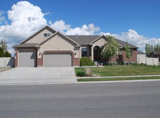 5284 S 6150 W, Hooper, UT 84315