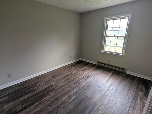 4th image of 750 Rolling Hills Dr #C