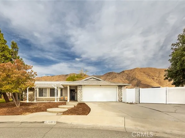 215 Yellowstone Ct, San Jacinto, CA 92583