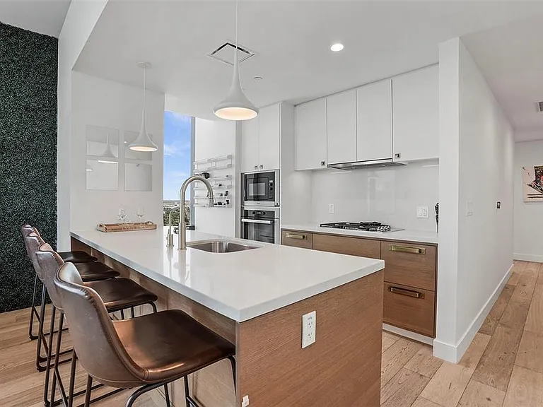 70 Rainey St #1409 — Photo 6