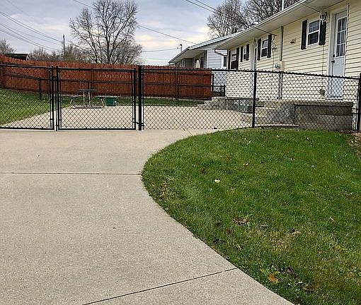 3rd image of 1594 Lawson St