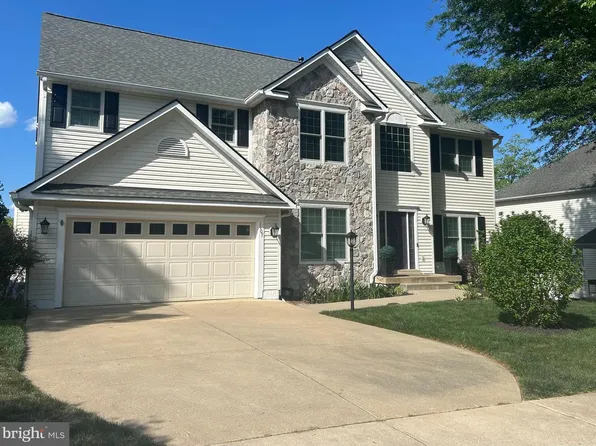 1107 Century Oak Dr, Fredericksburg, VA 22401