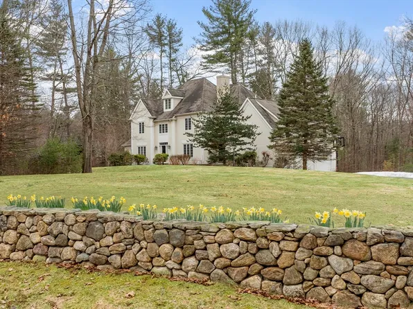 58 Buttrick Ln, Carlisle, MA 01741