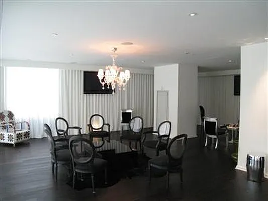 Rented by R New York | media 26