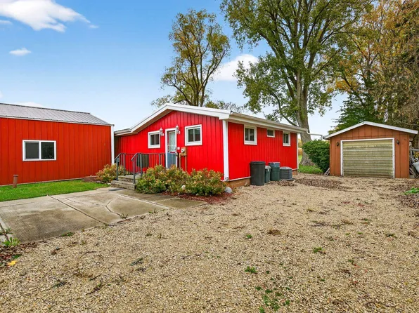 8511 Edgewater Rdg, Omro, WI 54963