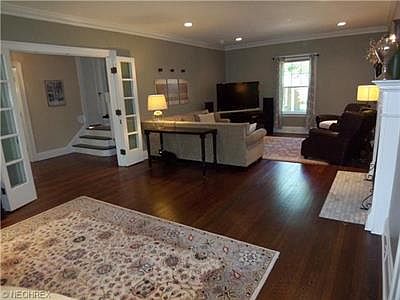 5th image of 3229 Fairmount Blvd