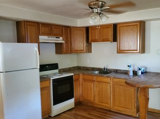 2 Stone Rd, Halfmoon, NY 12065