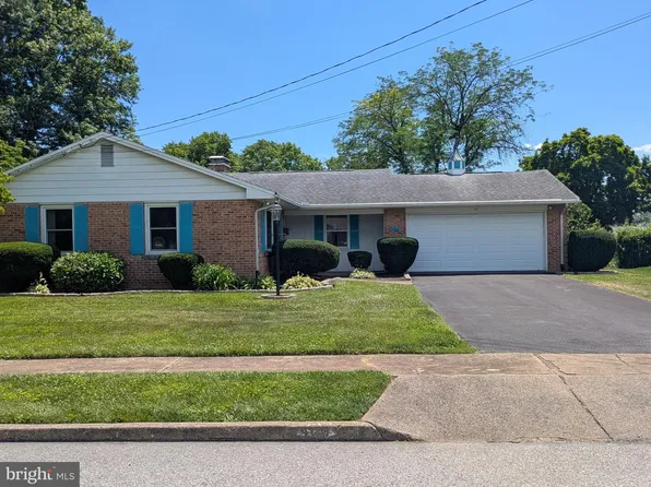 4406 Royal Oak Rd, Camp Hill, PA 17011