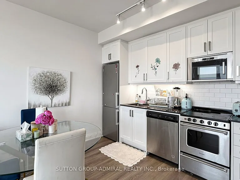 20 Gatineau Dr #1708E — Photo 8