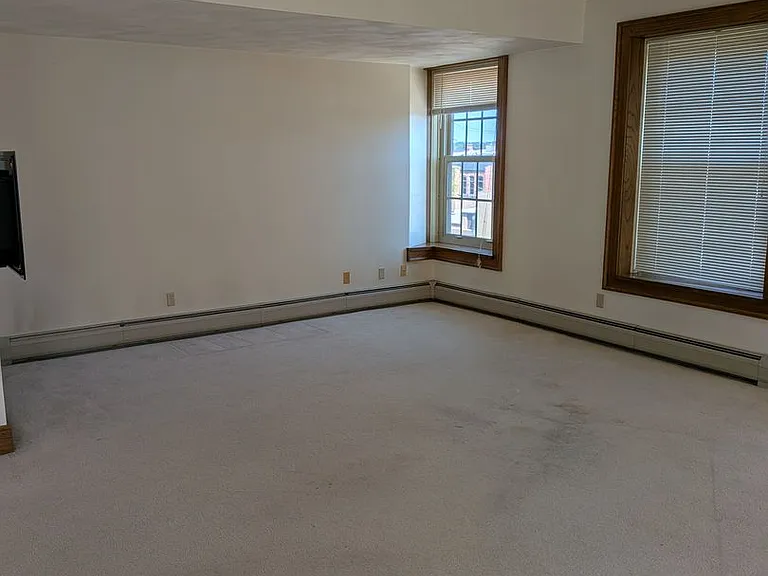 1408 Strongs Ave — Photo 17