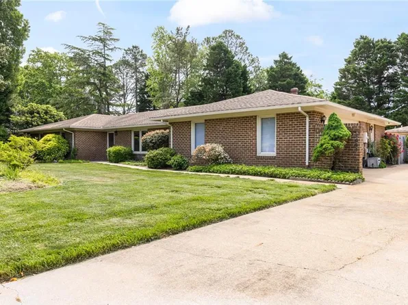 2441 Blue Castle Ln, Virginia Beach, VA 23454