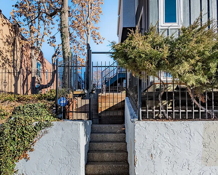 N Washington St — Photo 32