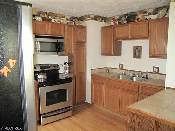 2nd image of 917 Warwick Dr