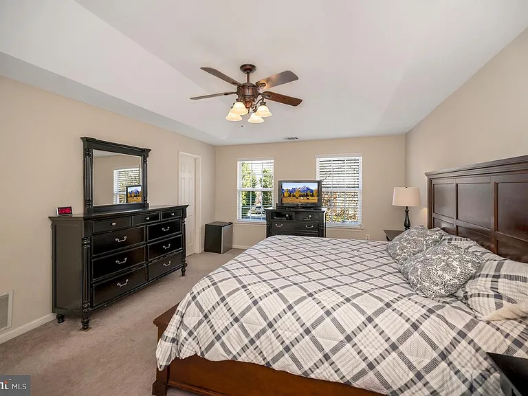 48 Savannah Ct — Photo 33