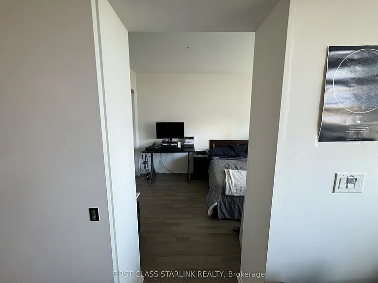 1 Bloor St E #811 — Photo 7