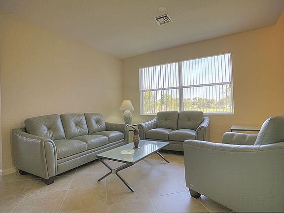4th image of 1751 SW Newport Isles Blvd