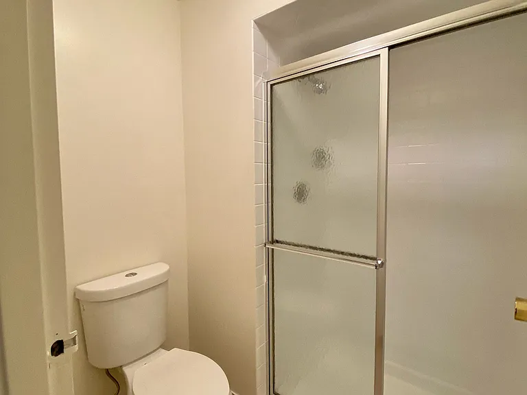 Farmingdale Apartments — Photo 52