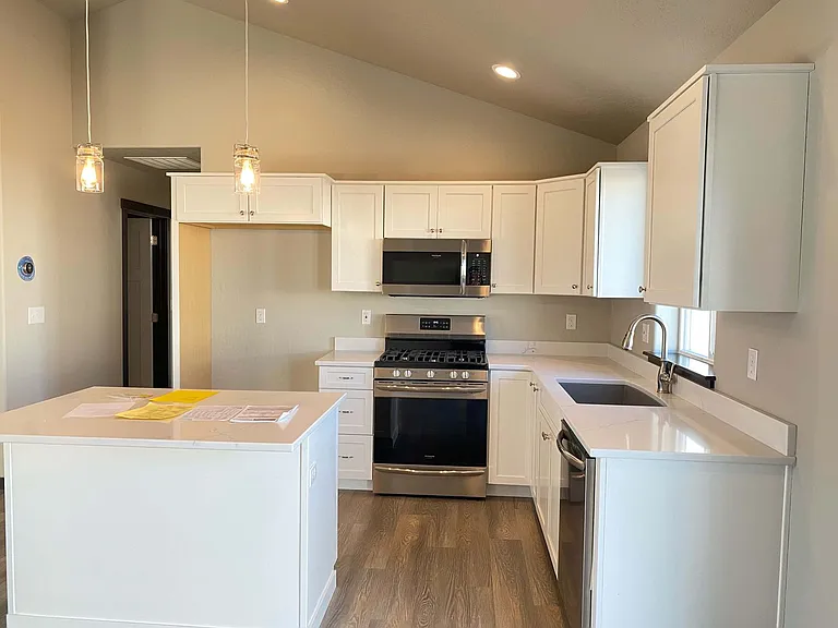3879 N Abel Ln — Photo 3