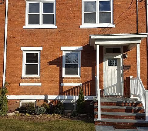 2nd image of 15 Columbia St
