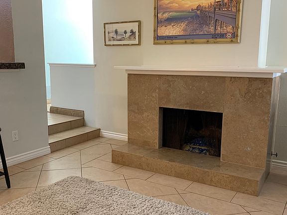 Living Room-Fireplace