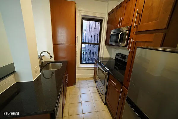 Rented by Citi Habitats | media 32