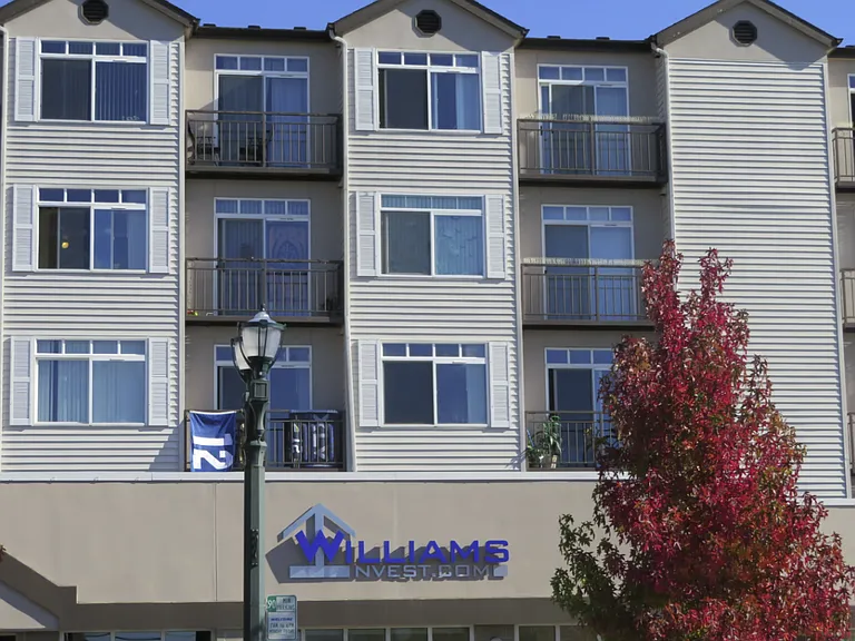 Colby Crest Apartments — Photo 21